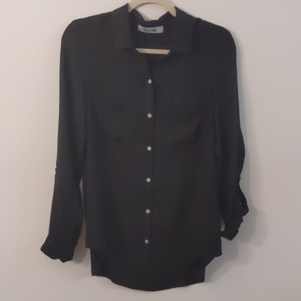 Black blouse with convertible sleeves